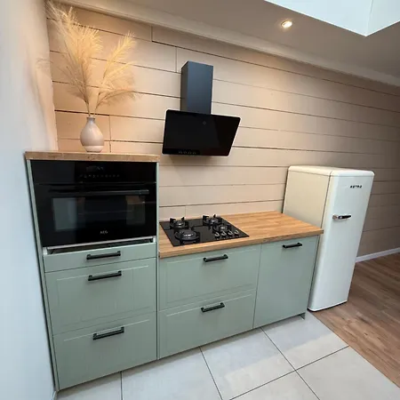 Spacious 70m2 In Centre With Lovely Terrace アルクマール