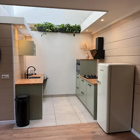 Spacious 70m2 In Centre With Lovely Terrace アパート