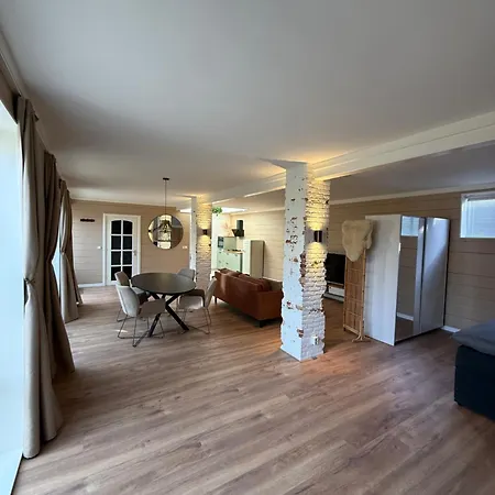 アパート Spacious 70m2 In Centre With Lovely Terrace アルクマール