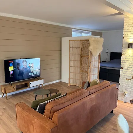 Spacious 70m2 In Centre With Lovely Terrace アルクマール