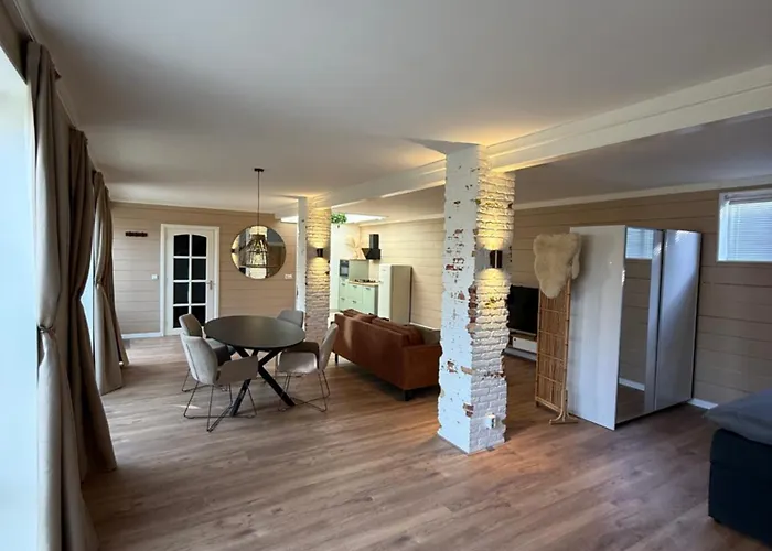 アパート Spacious 70m2 In Centre With Lovely Terrace アルクマール